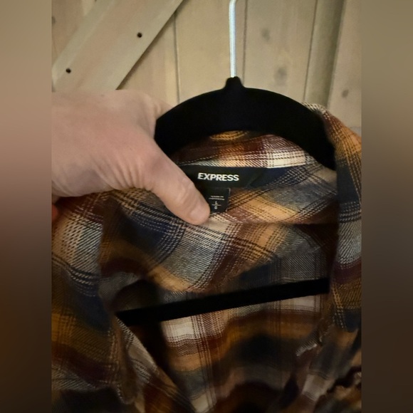 Express Cropped Flannel Button Down - Picture 2 of 6